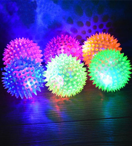 Dog Spiky Ball Toys, Dog Squeaky Chew Balls with Ultra Bouncy, Durable Rubber Dog Toys Ball for Puppy Teething Toys and Pet Cleans Teeth